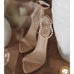 Grace loves lace chara Pearl anklets